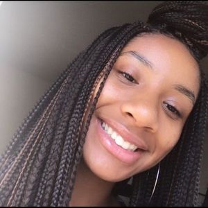 Meet your Posher, Kayla